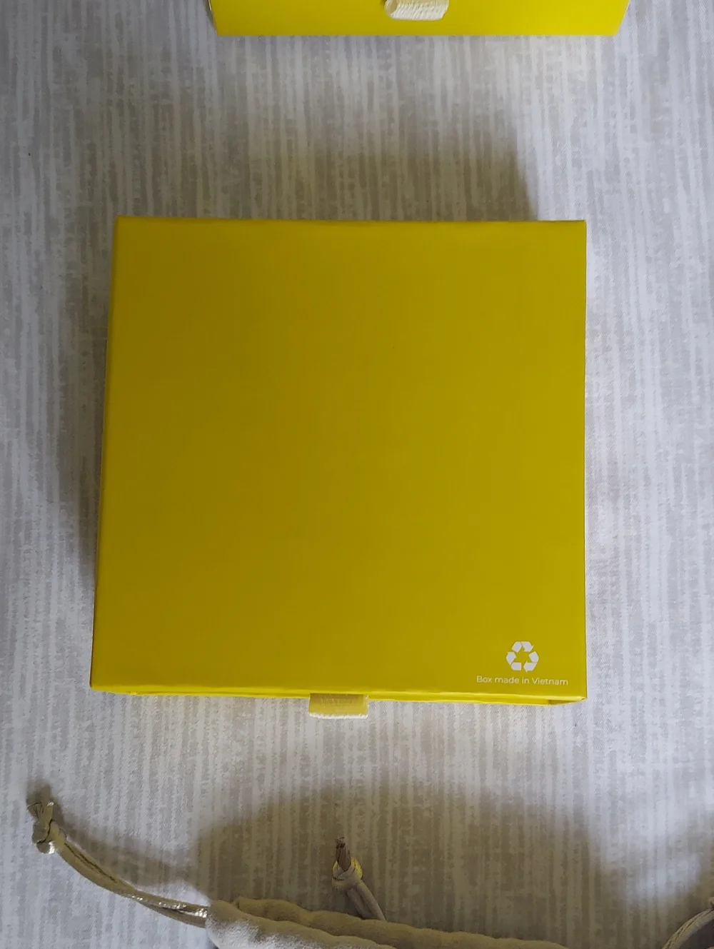 Kendra Scott Empty Jewelry Boxes (4) and Pouches (4) Magnetic Closure